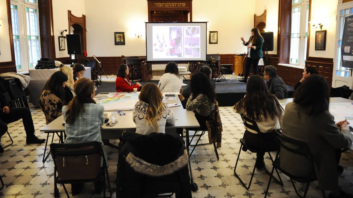 Karşıyaka bilimin rehberliğinde geleceğe hazırlanıyor