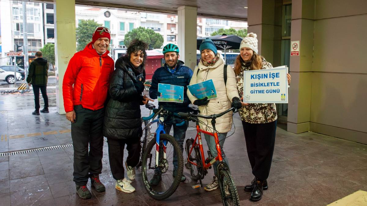 Karşıyakalılar işe bisikletle gidiyor