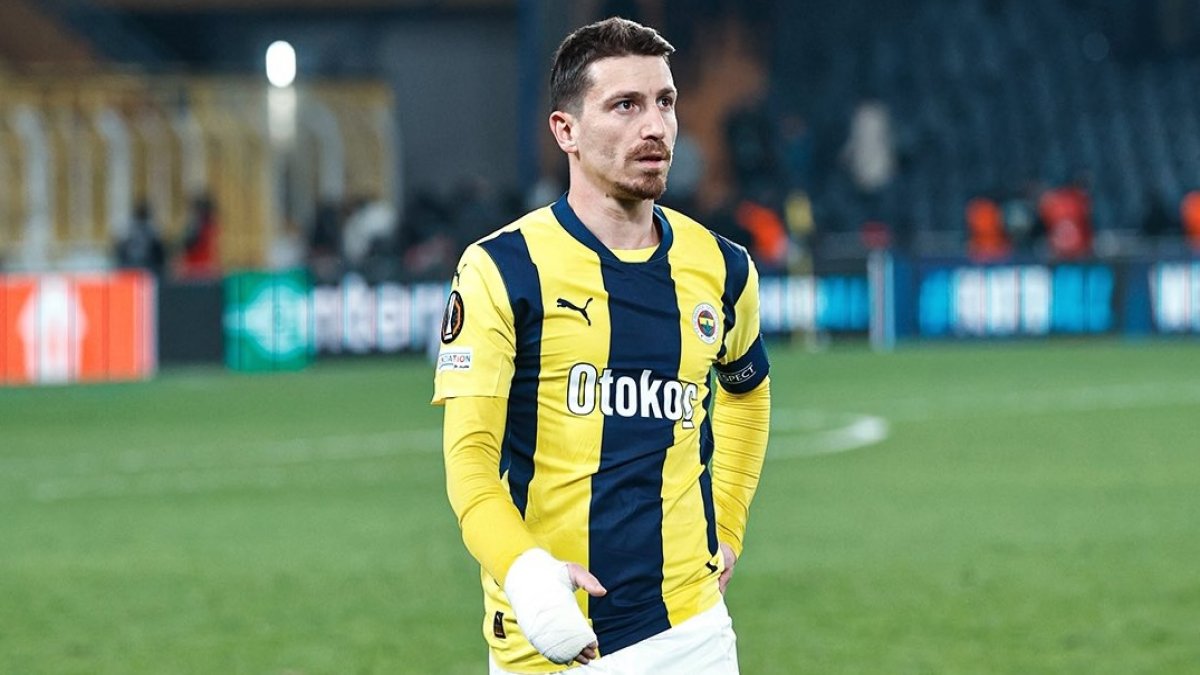 Fenerbahçe'nin kaptanlarından Mert Hakan Yandaş 'dalya' diyecek