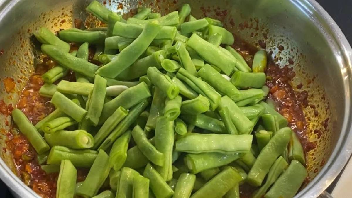 Sakın bu hataya düşmeyin! Fasulyenin tüm faydası buhar olup uçuyor! İşte yeşil fasulyenin en doğru pişme şekli…