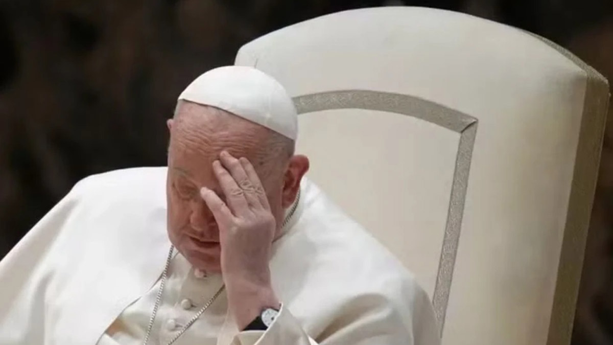 Papa Franciscus bronşit tedavisi için hastaneye kaldırıldı