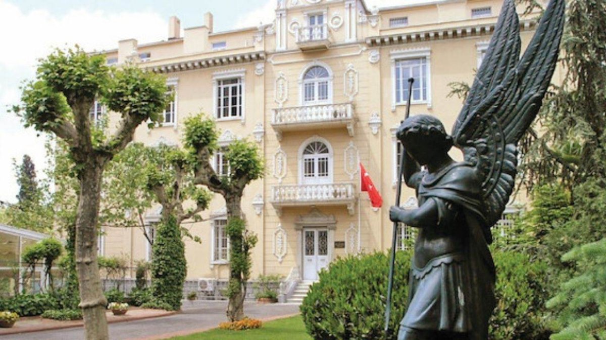 5 Fransız okuluna 21,3 milyon lira ceza