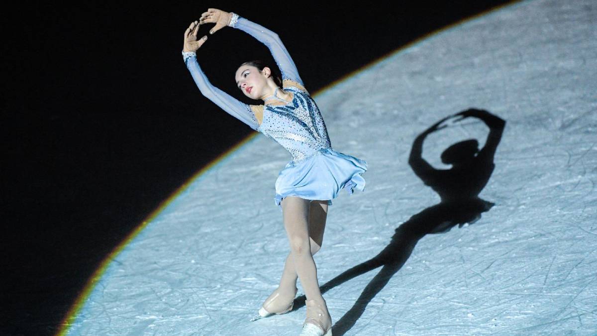 İzmirliler buz pistinde sevgililer gününü kutladı