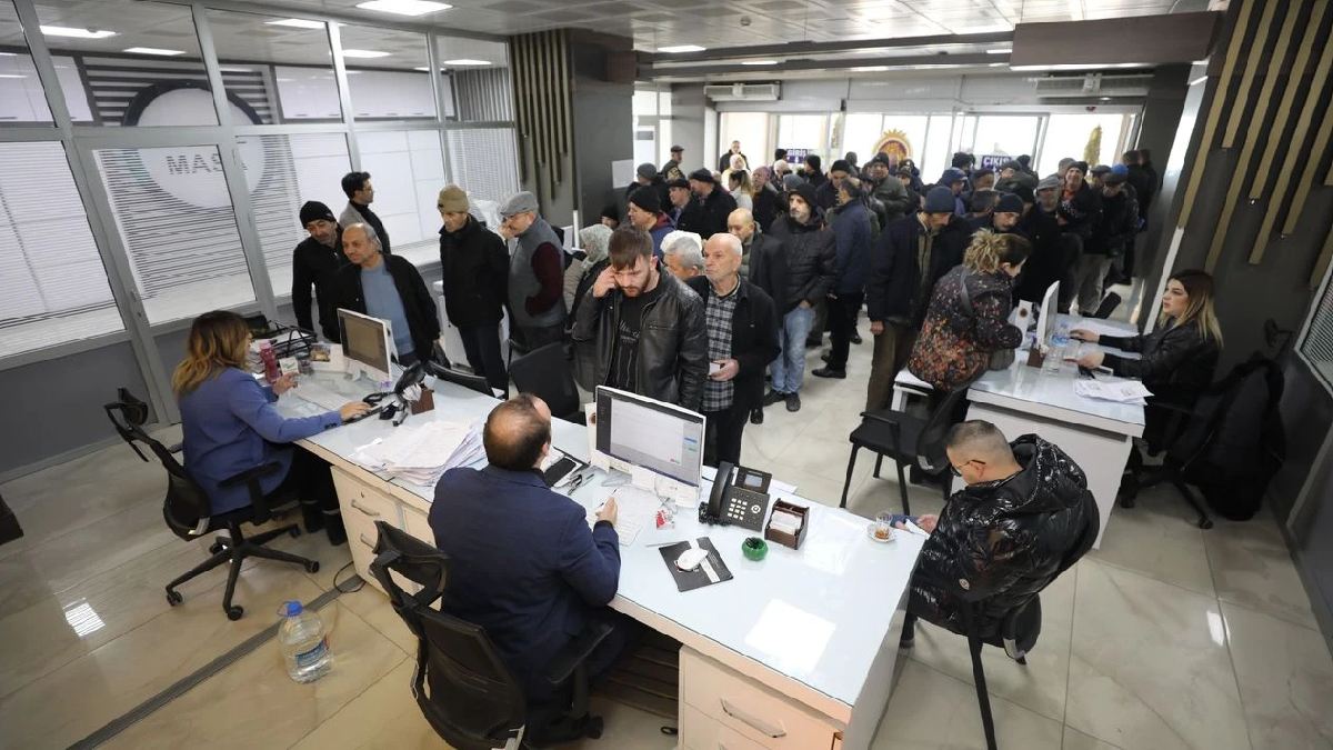 Yüzlerce esnafla anlaşıldı, emekliye %40 indirim sağlandı! Duyan akın akın gidiyor, uygun fiyatla alıyor