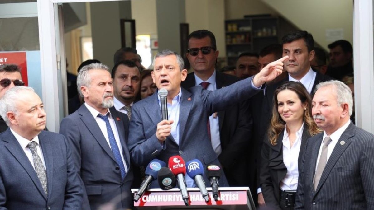 Özel, CHP’nin yol haritasını açıkladı: Hedefimiz halkın yüzünü güldürmek