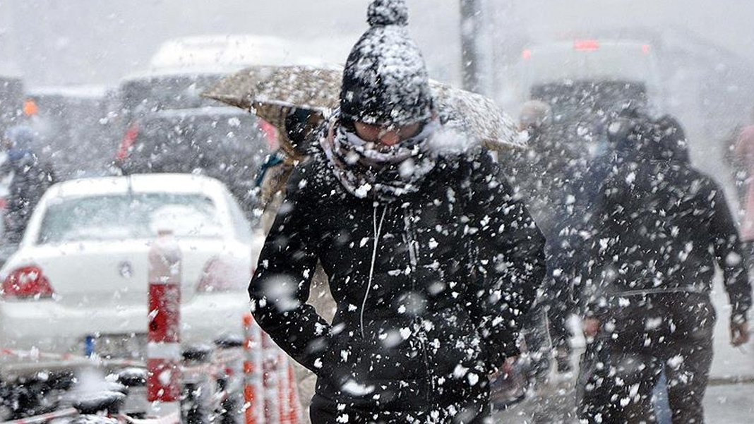 Meteoroloji'den yeni hafta için uyarı: İstanbul ve Ankara'ya kar geri dönüyor