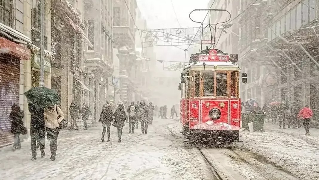 AKOM ve valilikten peş peşe uyarılar: İstanbul beyaz örtüyle kaplanacak