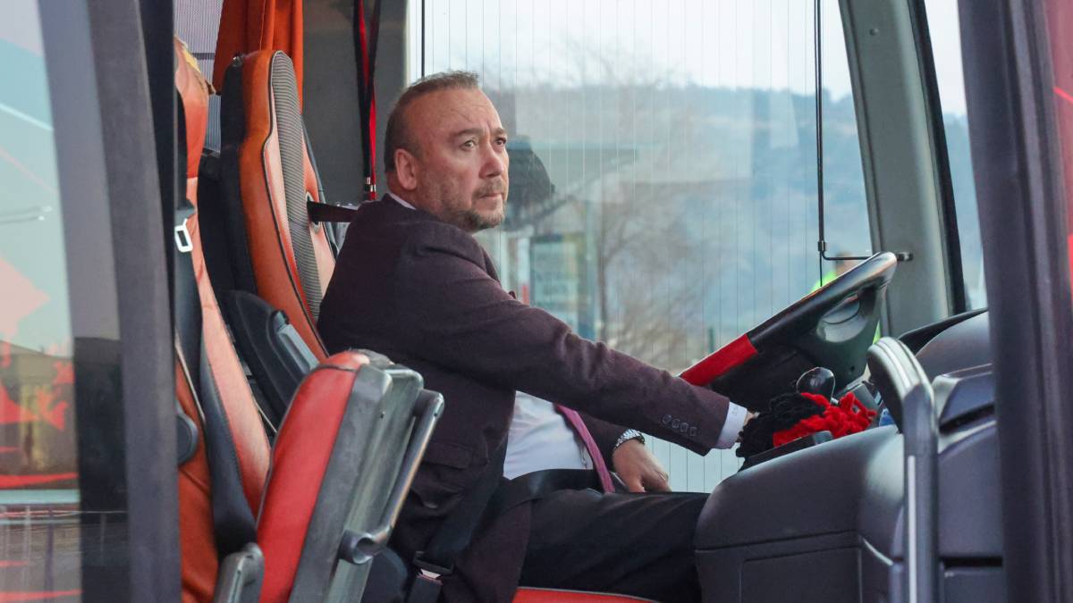 Başkan Yalım direksiyona geçti, grevdeki şoförlere dersini verdi