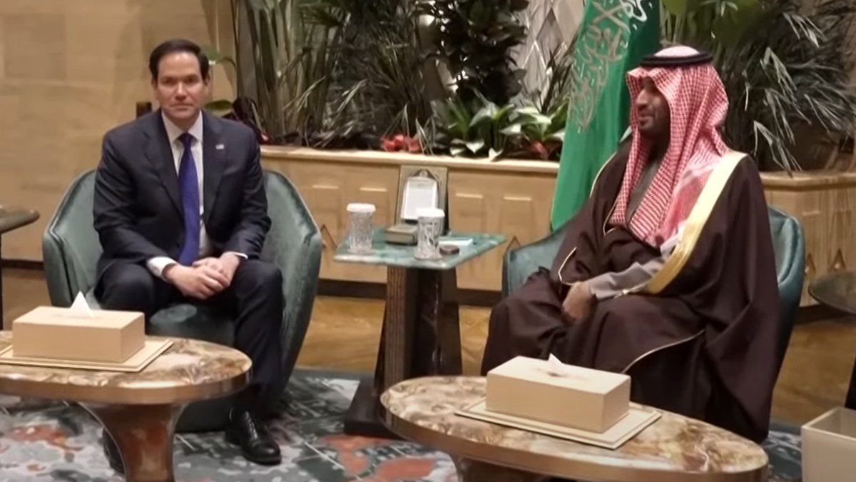 Prens Selman ve ABD Dışişleri Bakanı bir araya geldi