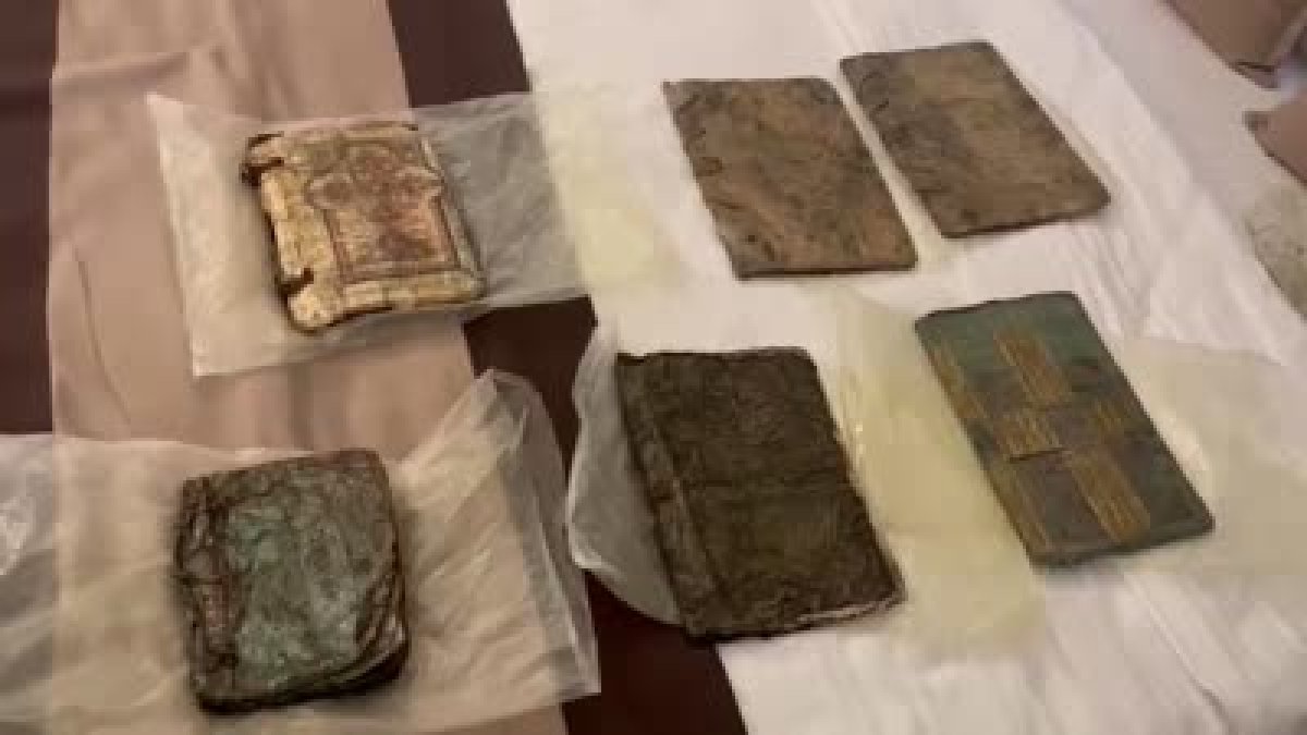 Roma ve Bizans dönemine ait el yazmaları ele geçirildi