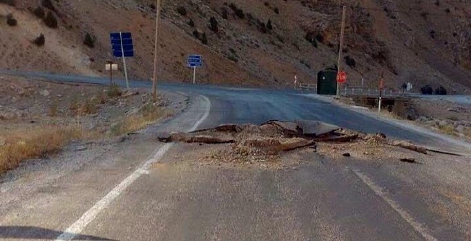 PKK'lı teröristler Çatak'ta karakola saldırdı: 1 asker yaralı