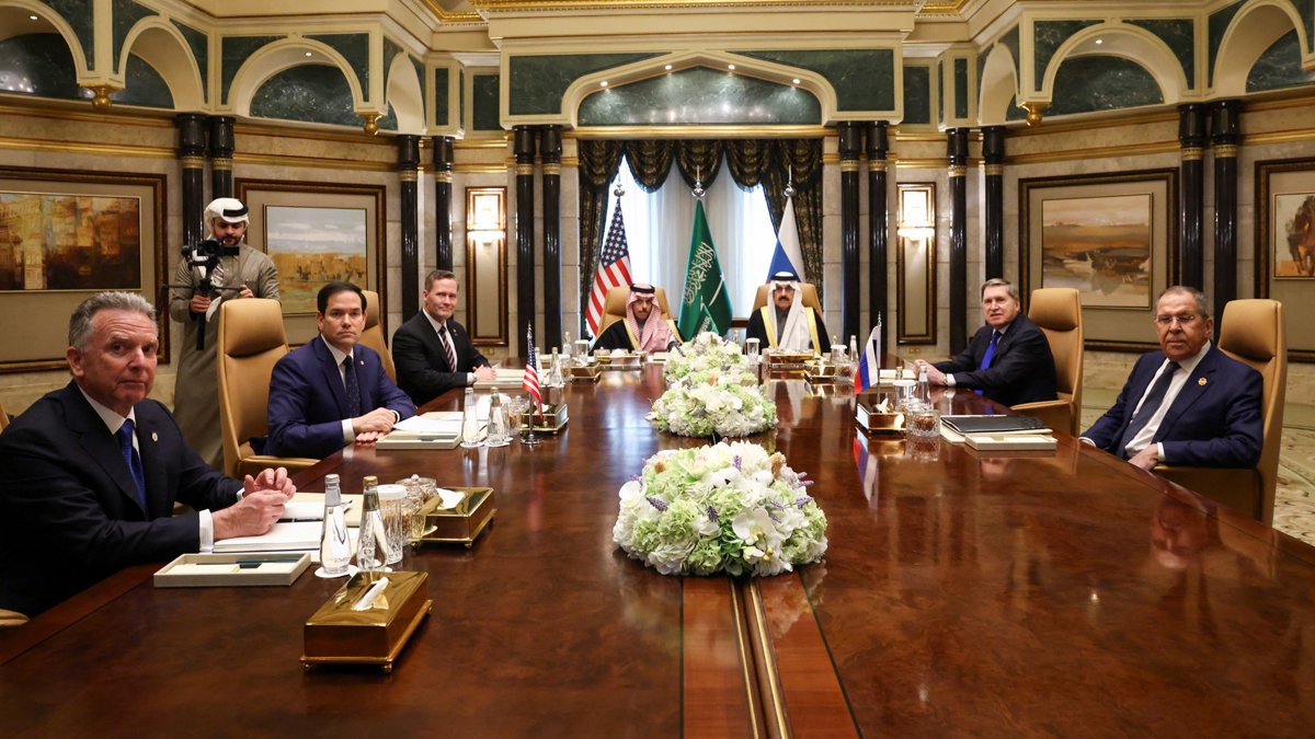 ABD ve Rusya heyetleri Riyad'da bir araya geldi: Ukrayna konulu ilk yüz yüze görüşme
