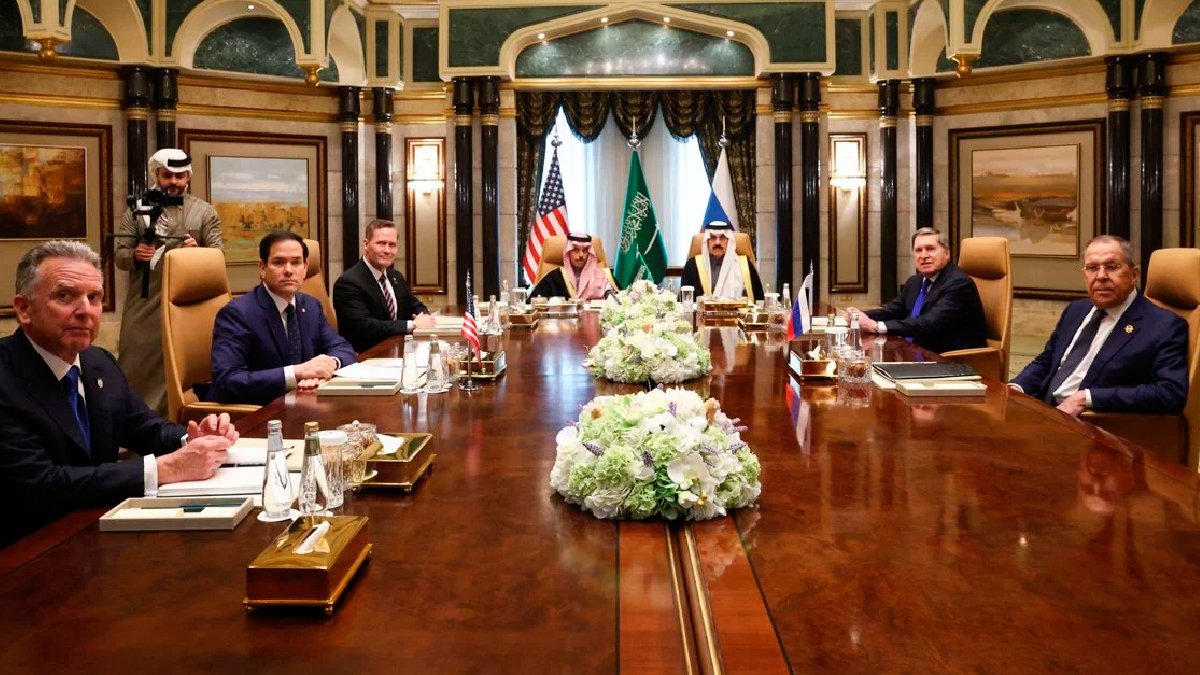 Çin, ABD ile Rusya arasındaki ‘barış’ görüşmelerinden memnun: İlgili tüm tarafların sürece dahil edilmesi gerekiyor