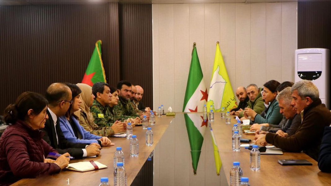 Müzakereler sonuç verdi: SDG ve Suriye ordusu tek çatı altında birleşiyor