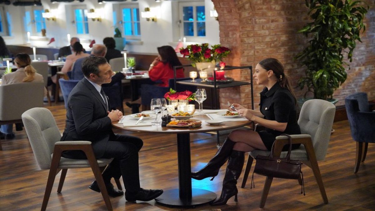 Kızılcık Şerbeti’nde sürpriz ayrılık! İlk bölümden beri başındaydı, o isim ayrılıyor