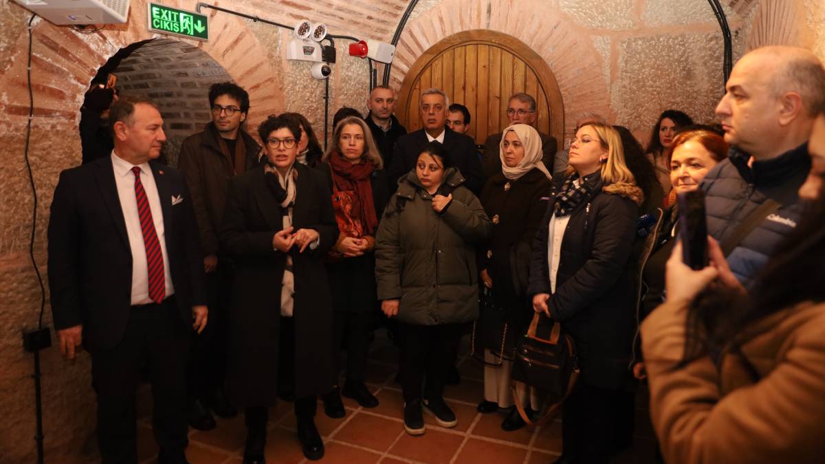 150 yıllık Bursa çizimleri, yapay zeka ile canlandırıldı