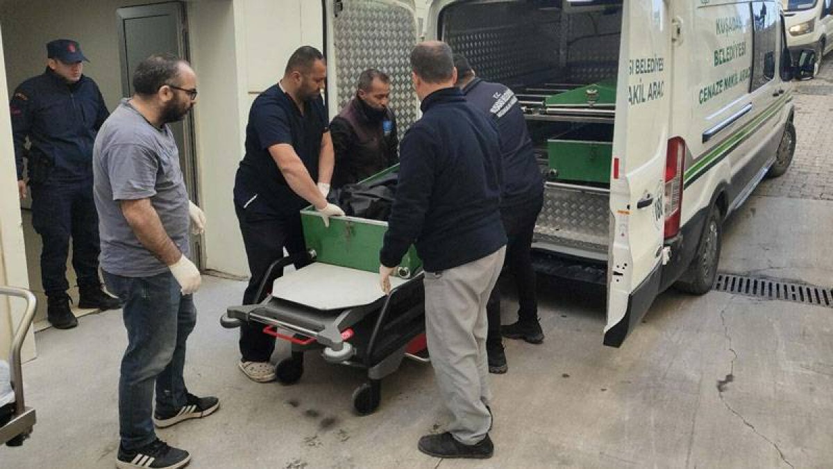 Kuşadası'nda denize düşen 3'ü çocuk 6 göçmen boğuldu