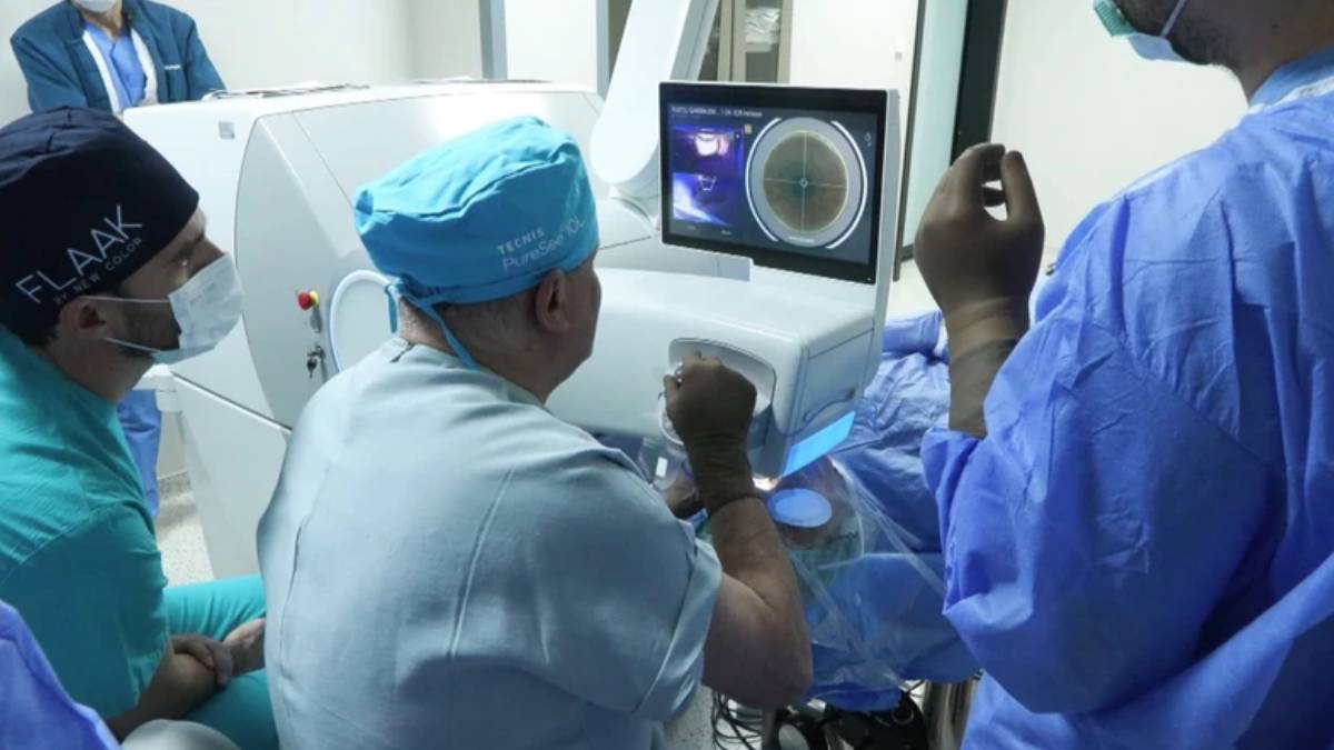 Estetik uğruna risk: Göz rengi ameliyatları yaygınlaşıyor