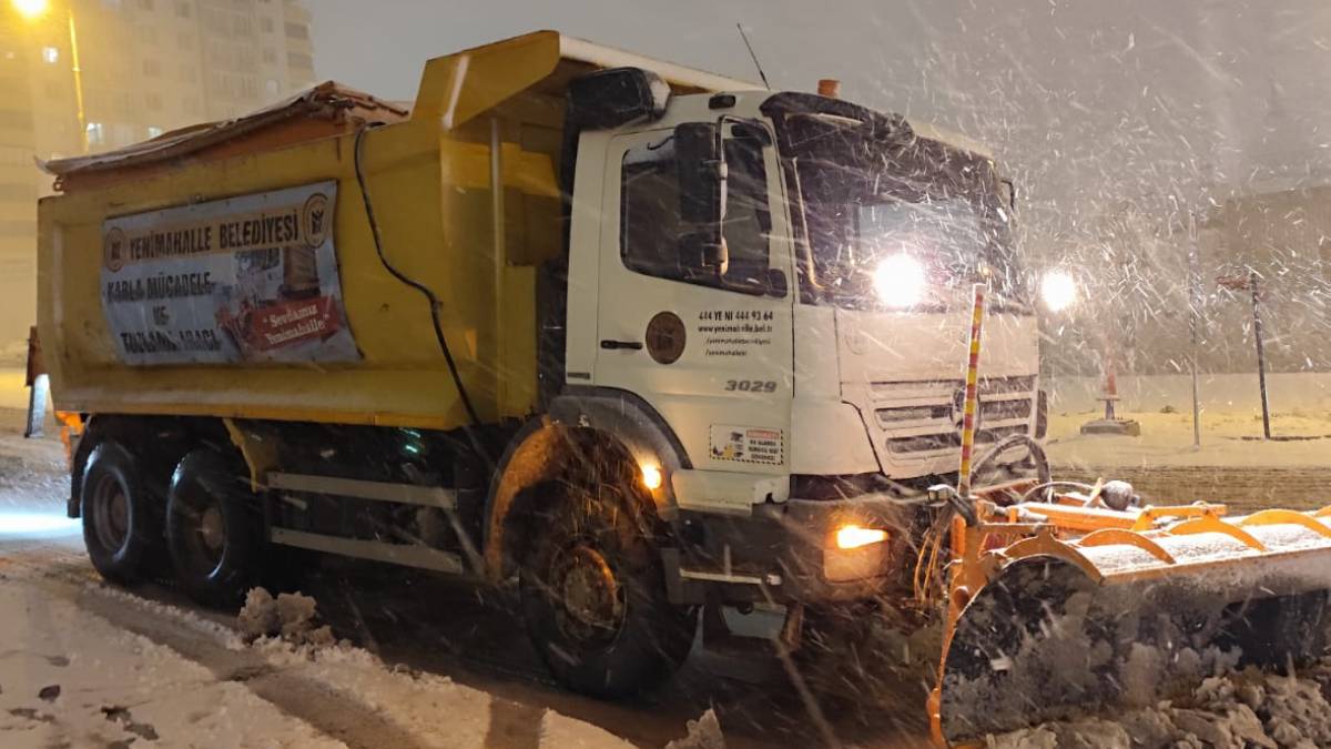 Yenimahalle’de kar mesaisi