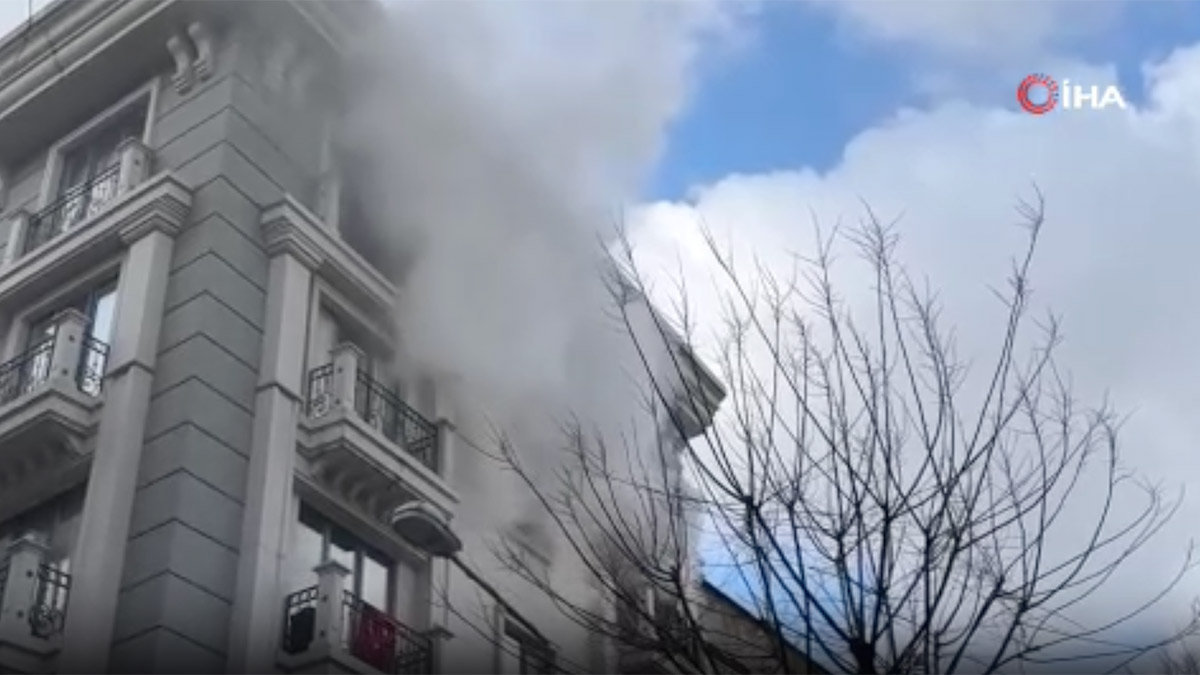 Şişli'de 5 katlı binada yangın: İtfaiye ekipleri müdahale etti
