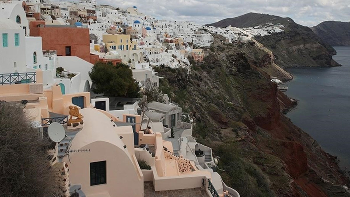 Santorini'de heyelan riski: Depremler ve yağışlar tetikleyici olabilir