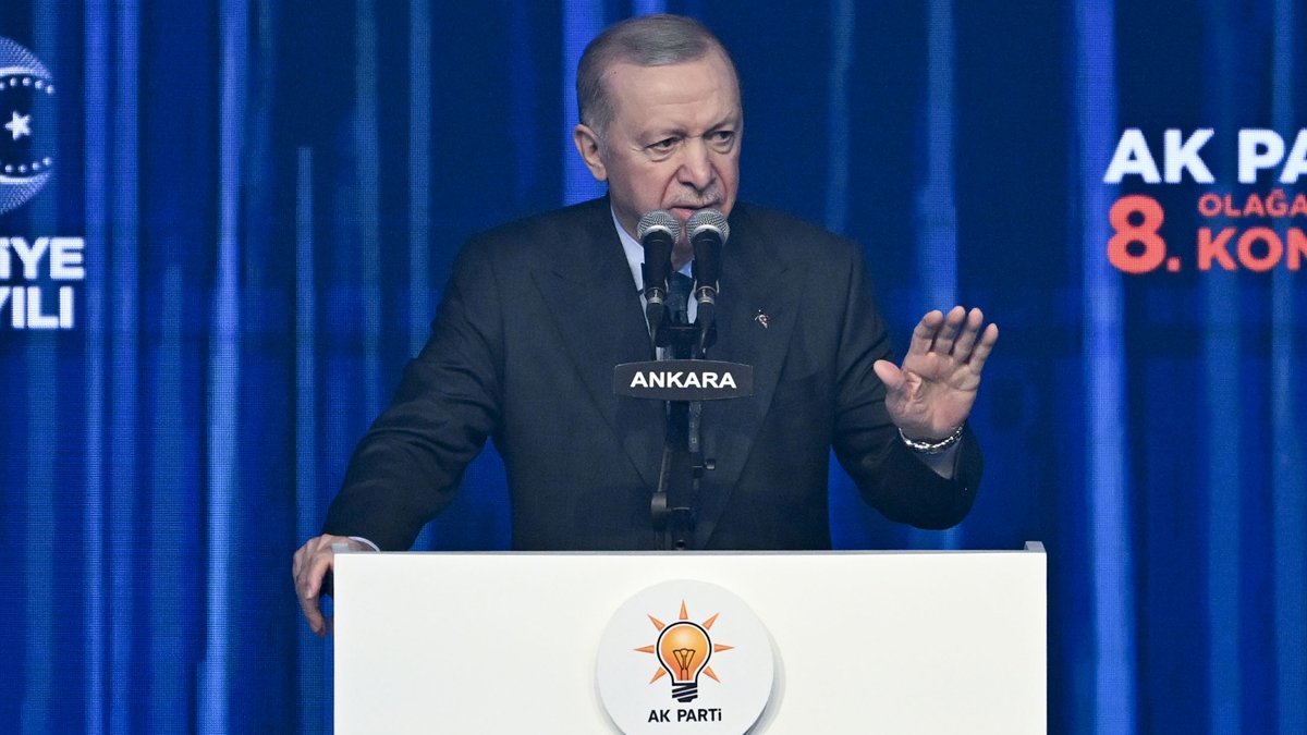 Erdoğan, AK Parti 8'inci Olağan Kongresi'nde konuştu: Demokrasinin sağladığı imkanlar onu zehirlemek için kullanıldı