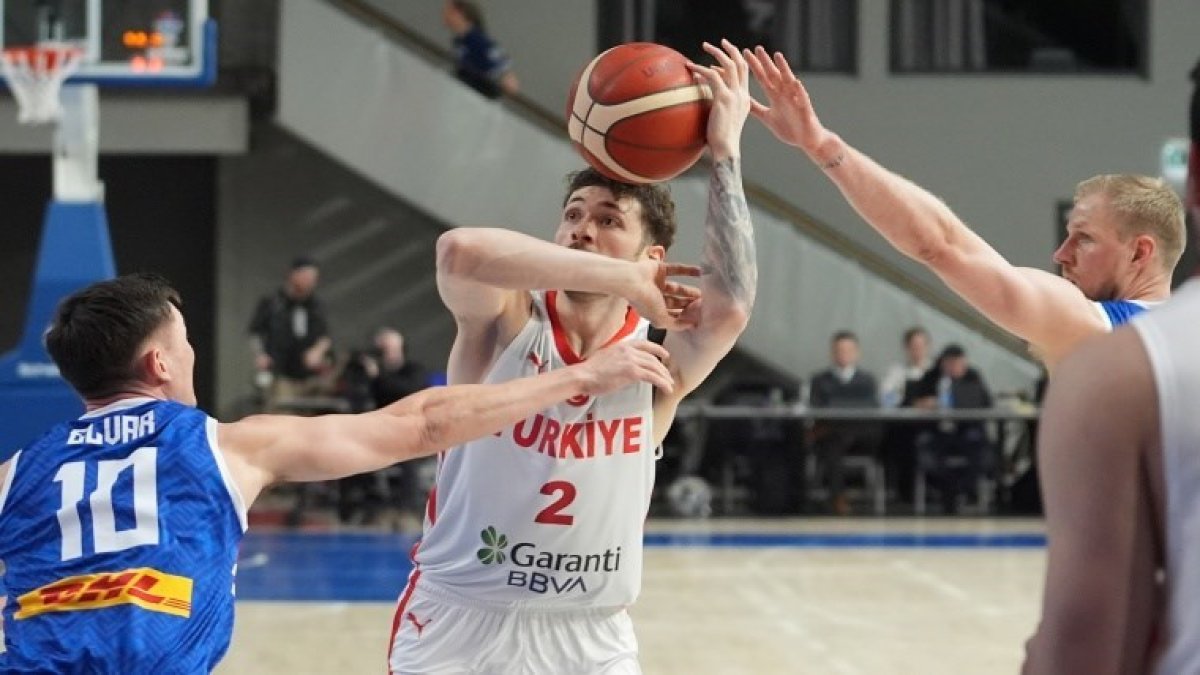 12 Dev Adam, İzlanda'ya mağlup oldu