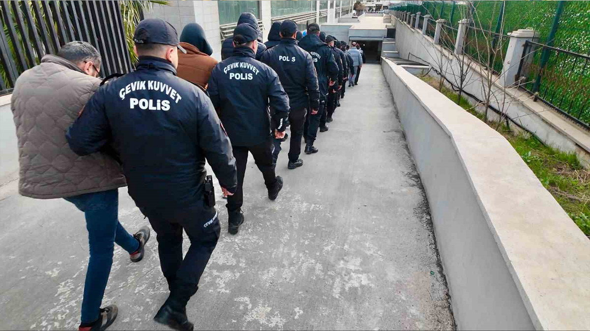 İstanbul’da yasa dışı bahis operasyonu: 5 adrese baskın, 20 kişi suçüstü yakalandı