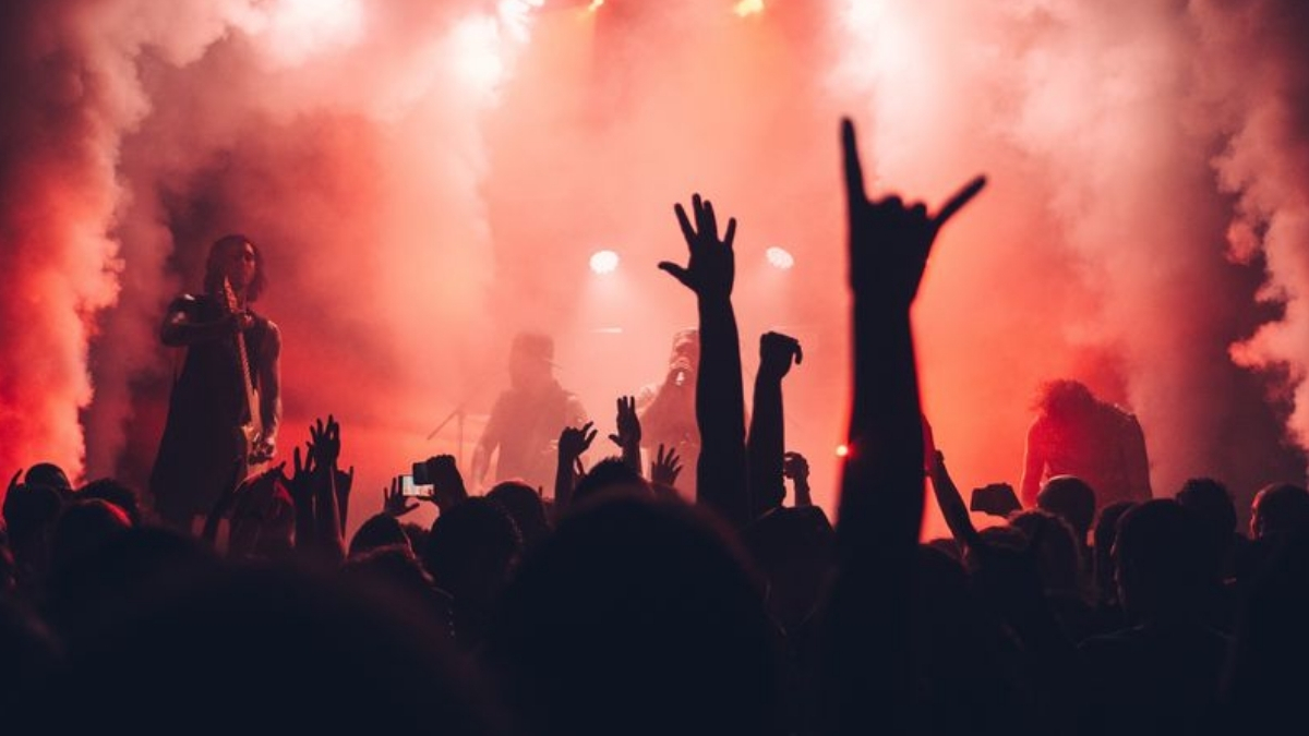 Konsere gitmek de lüks oldu! Hem tatil hem konser Avrupa’da daha ucuz: Fiyatlar aktiviteleri engelliyor