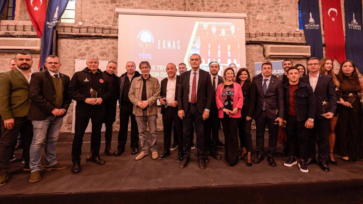 İzmir’de Yılın Spor Ödülleri sahiplerini buldu