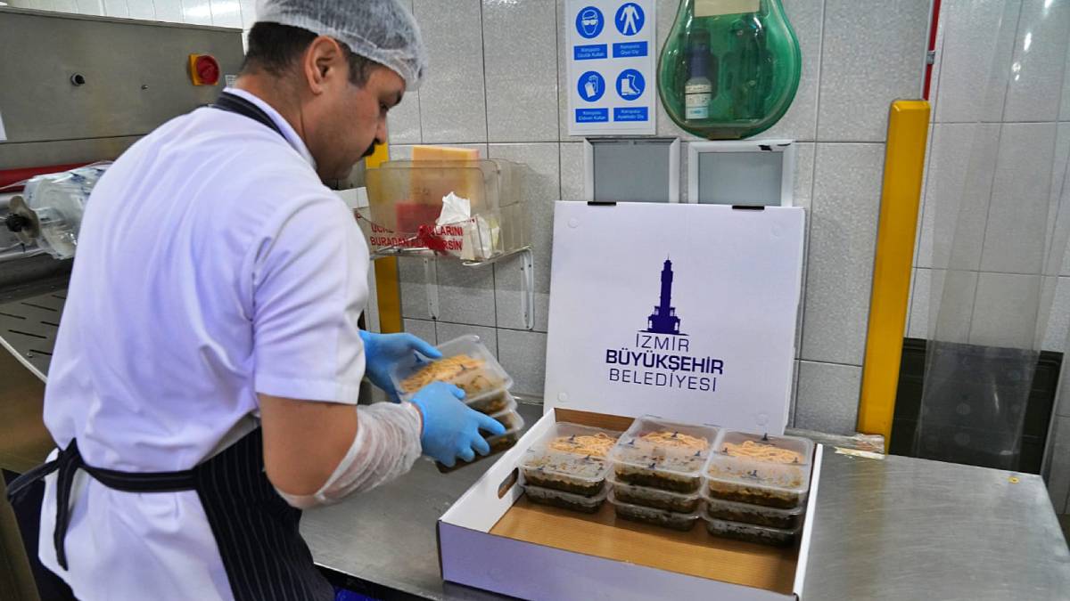 Ramazan bereketi büyüyor: Günde 15 bin kişiye sıcak yemek