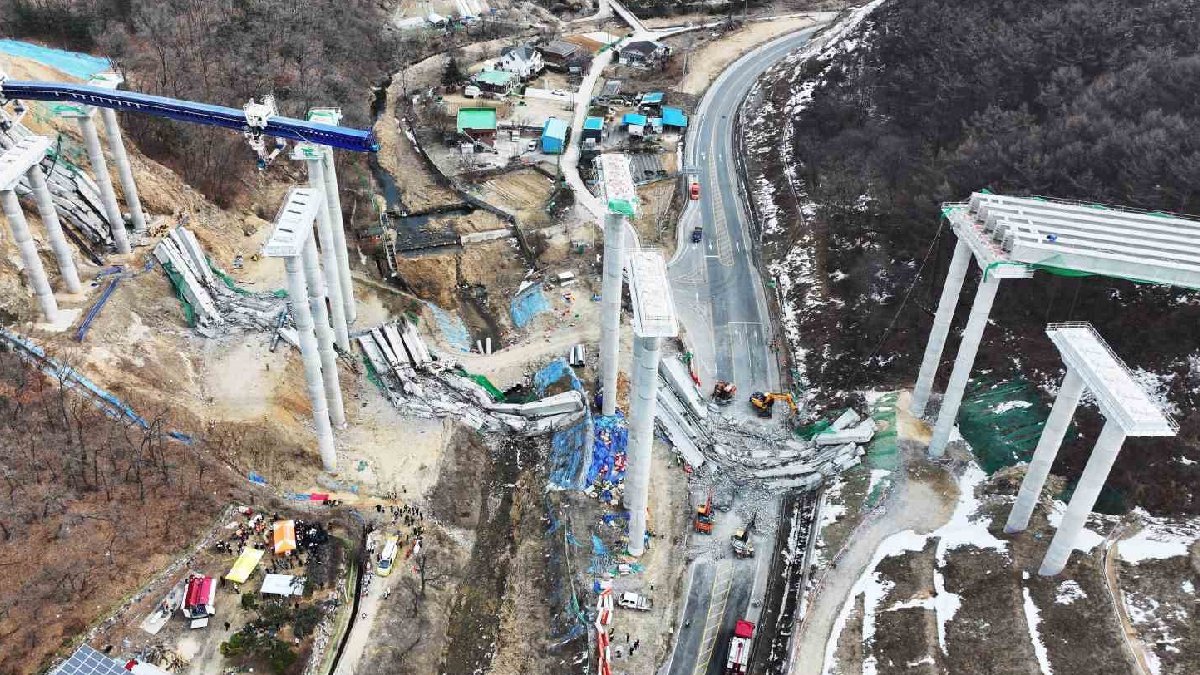 Güney Kore’de köprü çöktü: 4 ölü