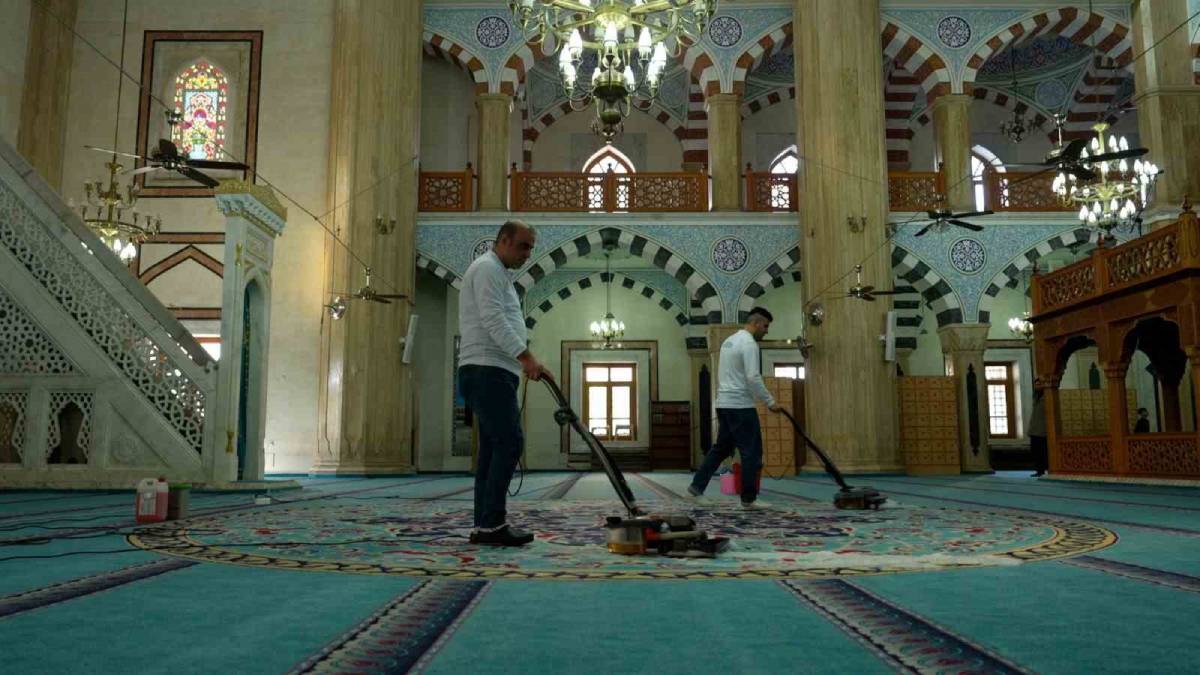 Maltepe’nin camileri Ramazan’a hazır