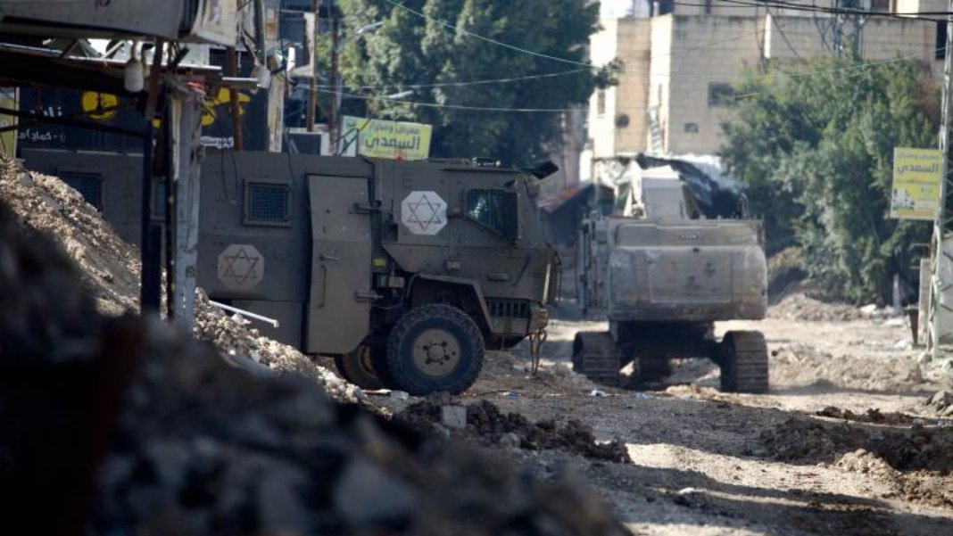 İsrail, evlerini yıktığı ailelerin konteyner evlerini de yıktı