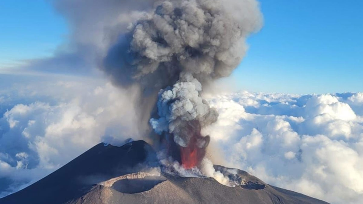 Araştırma: Volkan patlamaları, depremleri ve buzul erimelerini tetikleyebilir