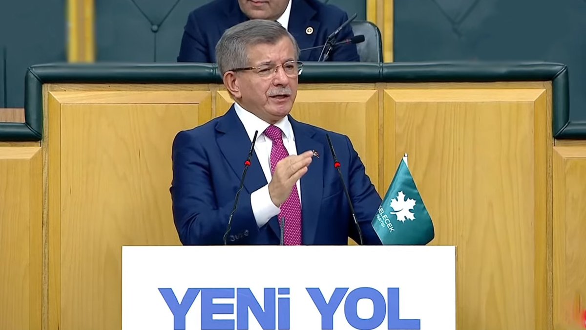 Davutoğlu: İktidar bana şahsi bir mesaj iletiyor