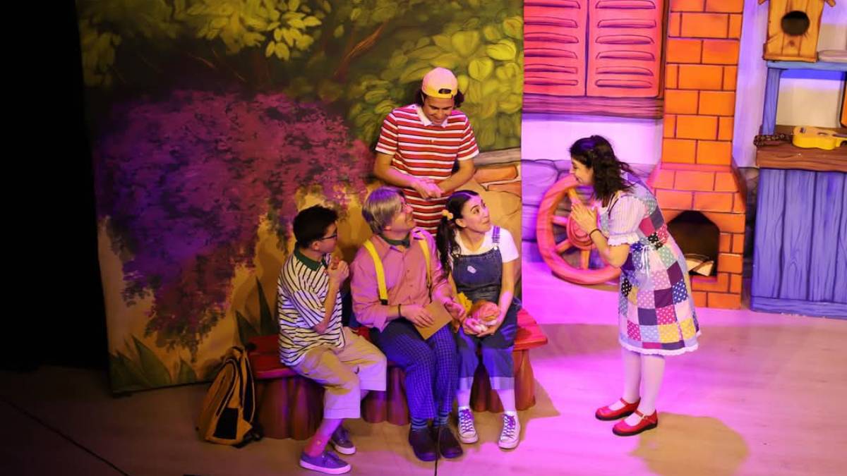 Miniklere unutulmaz tiyatro keyfi