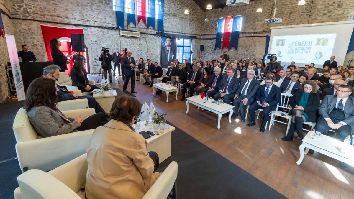 İklim krizi ile mücadelede enerji verimliliğinin önemi İzmir’de tartışıldı