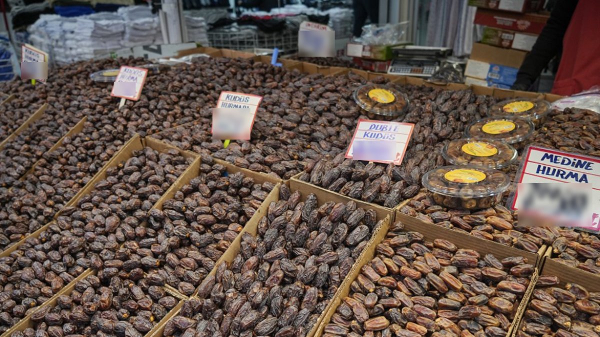 Ramazan ayı yaklaştı, hurmalar tezgahta yerlerini aldı! Fiyatı 400 liraya kadar çıkıyor