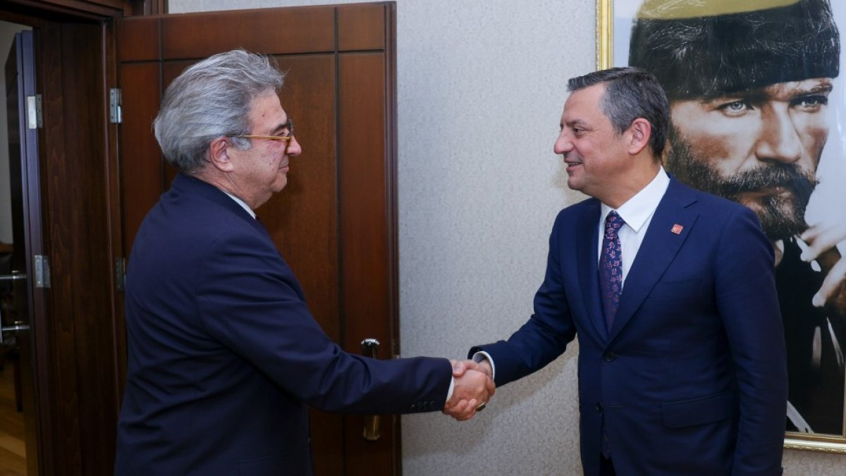 Özgür Özel, Zafer Partisi Genel Başkan Vekili Şehirlioğlu ile görüştü