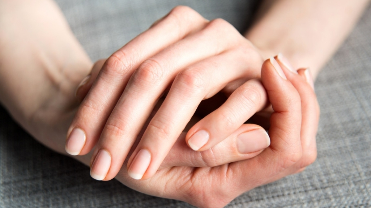 Tırnaklarınızda gördüğünüz değişikliklere dikkat! Bu belirtiler ciddi hastalıkların habercisi: Uzmanlar tek tek açıkladı