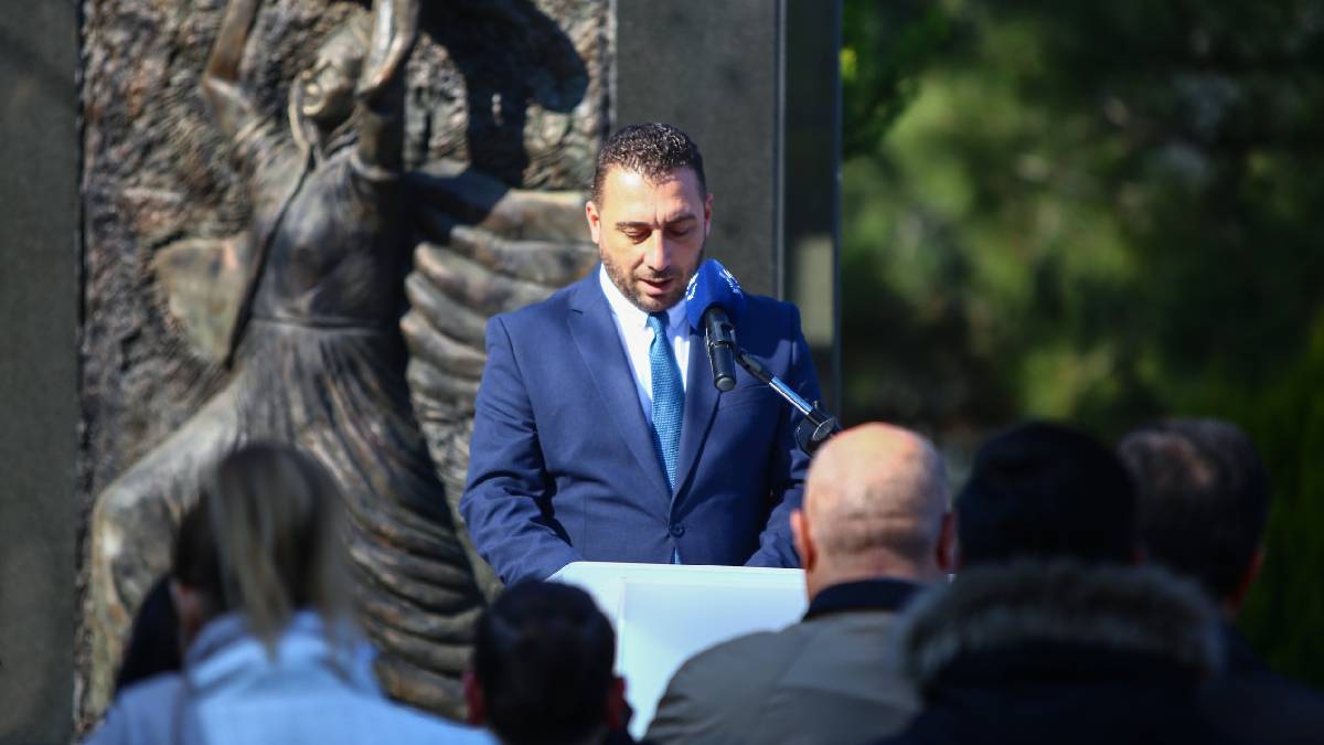 Hocalı Şehitleri Karabağlar’da anıtı başında anıldı