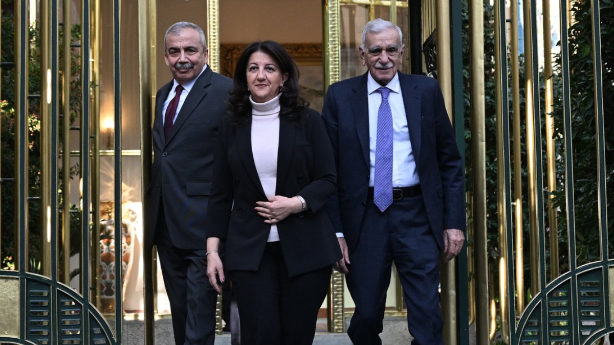 Öcalan'ın çağrısı bekleniyor... DEM Heyeti İmralı Adası'nda