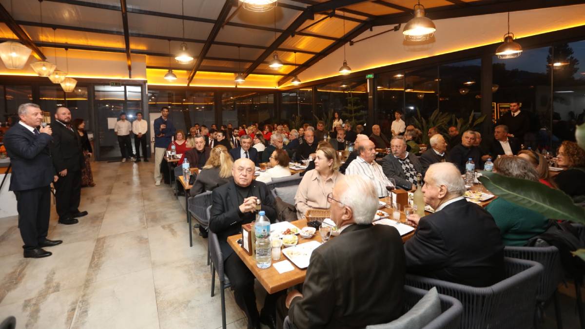 Güzelbahçe siyaseti dostluk yemeğinde bir araya geldi