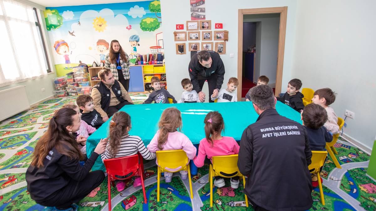 Büyükşehir’den çocuklara temel afet bilinci eğitimi