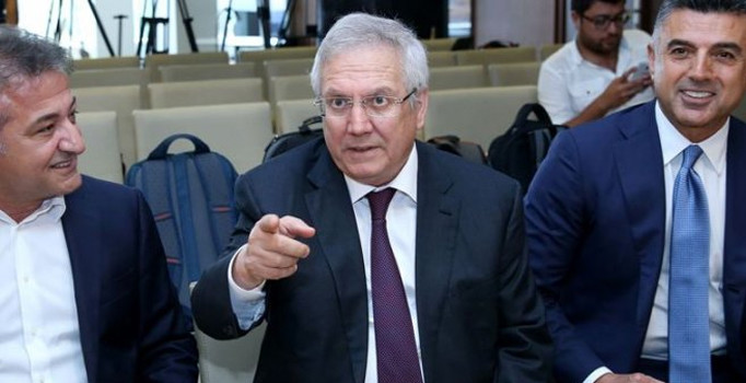 Fenerbahçe Başkanı Aziz Yıldırım faturayı 4 futbolcuya kesti