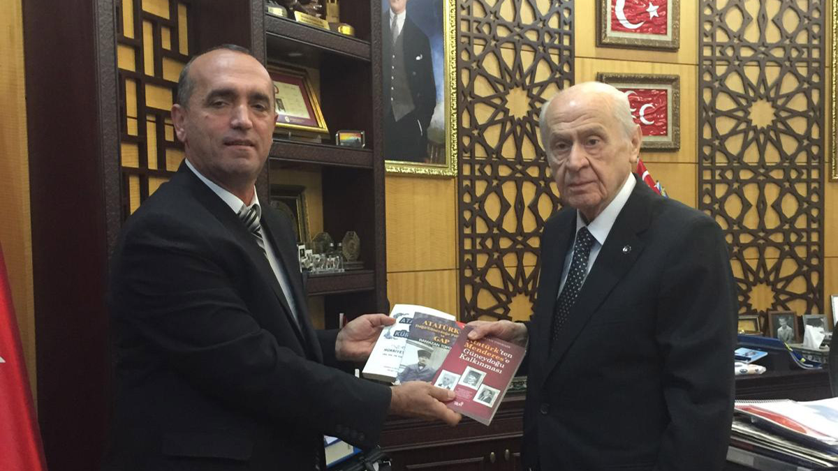 Bahçeli'yle görüşen akademisyenden çarpıcı iddia: Öcalan, Misak-ı Milli sınırlarını öne çıkaran bir çağrı yapacak