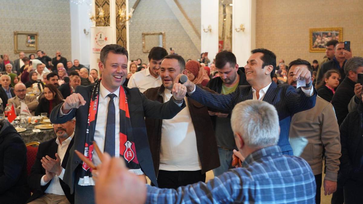 Başkan Sarıkurt, Banduma Gecesi’ne katıldı