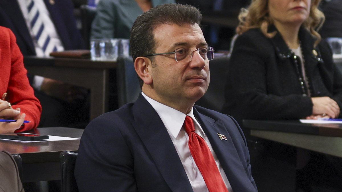 Üniversitenin kurucu rektörü konuştu: YÖK bu diplomaları yıllarca onayladı, Ekrem Bey’in yatay geçişi yasal