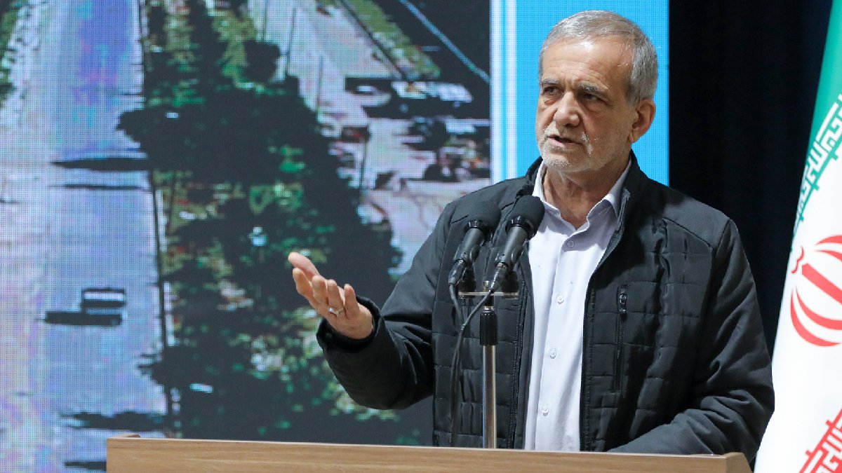 İran lideri Pezeşkiyan’dan iş insanlarına: Elektrik ve doğal gaz kesintileri için özür dileriz